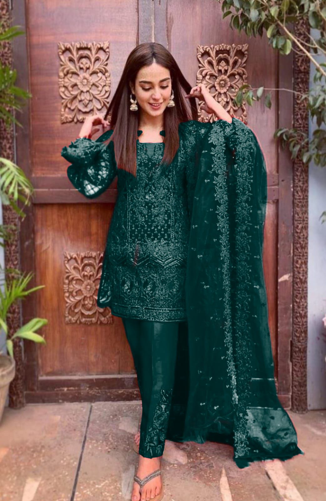 ZAINAB CHOTANI RED SUIT 1215